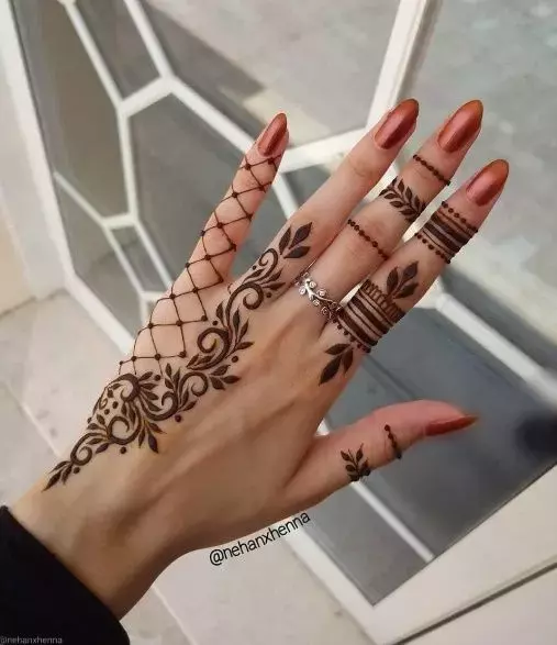 Mehndi for the sister of the #bride. Little different from my usual style  and layout. | Henna designs, Mehndi designs, Mendhi designs