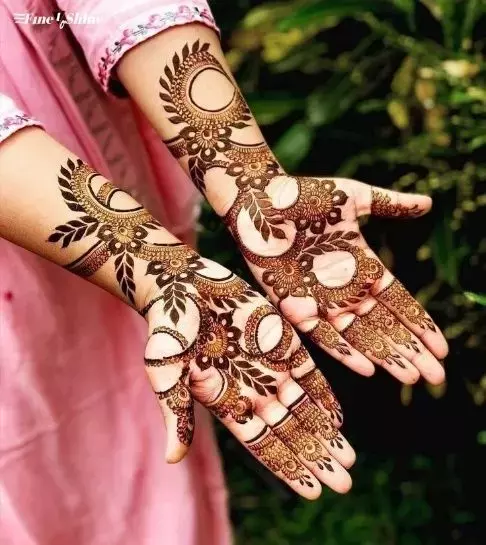 Zehra Bride's sister and... - Mehndi Designs by Tasleem zehra | Facebook