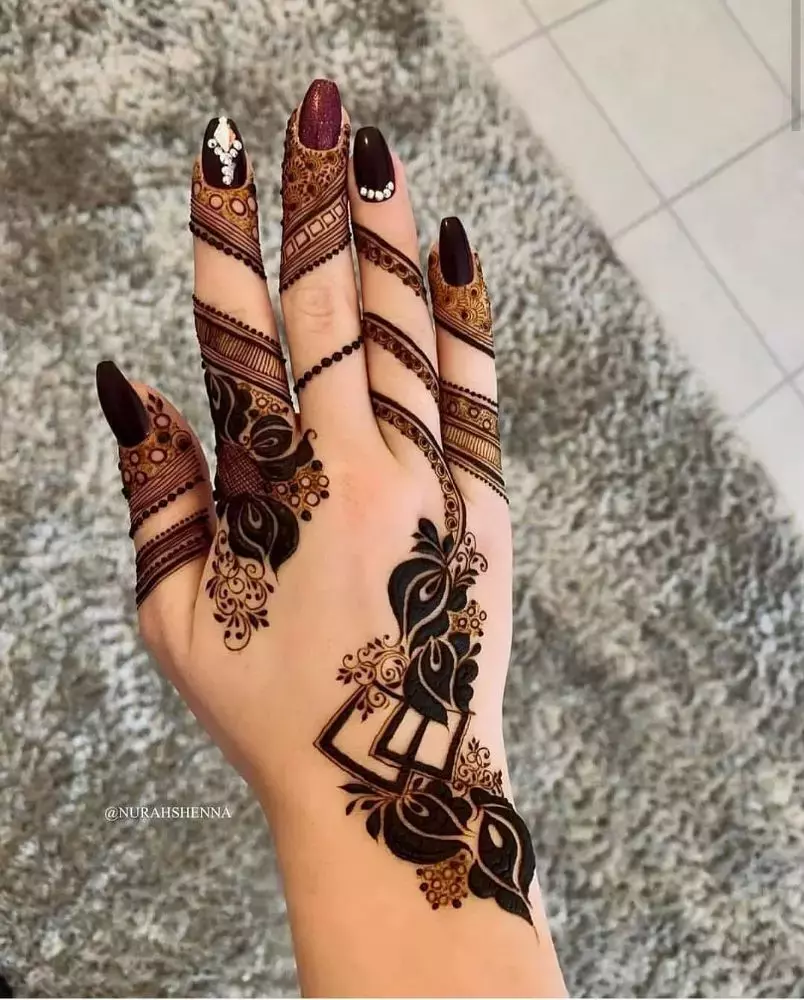 This Is The Perfect Mehndi Design For Sister Of The Groom! + 20 More  Designs To Save - Wedbook | Mehndi designs, Sister of the groom, Simple  mehndi designs fingers