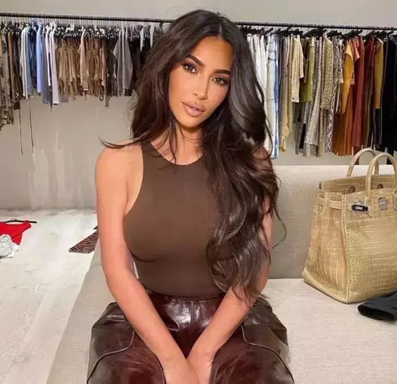 Kim-Kardashian-waves-hairstyle