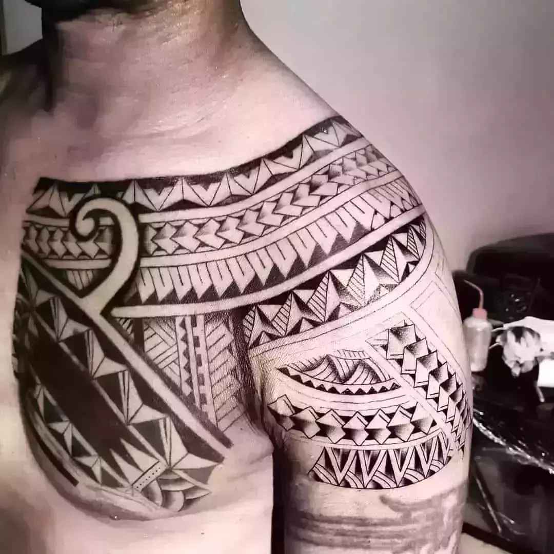 My first tattoo. It's based on an indigenous (Tupi) body painting,  representing the person is a hunter. Made in Brasília, Brasil. : r/tattoo