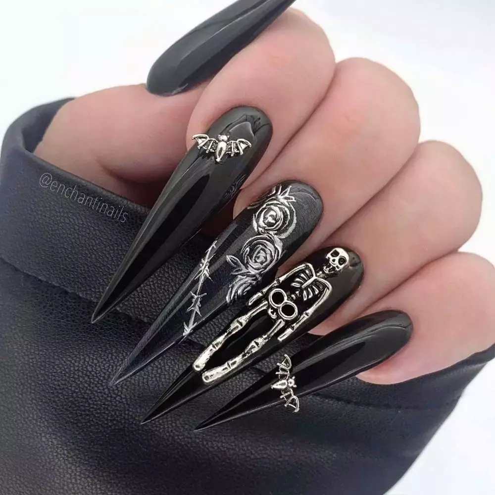 17-goth-nails-design
