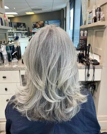layered-natural-silver-hair-katie-goes-platinum
