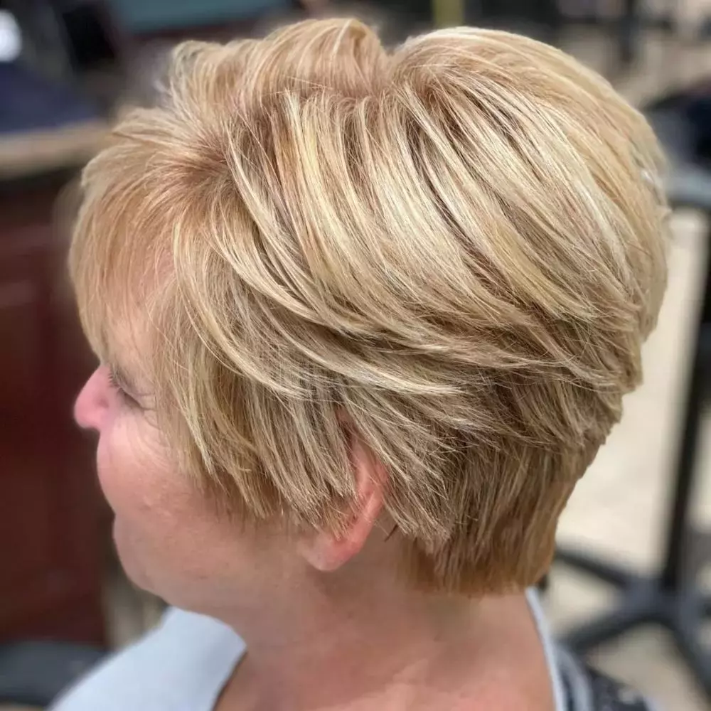 short-layered-cut-for-over-50-ladies-with-fine-hair