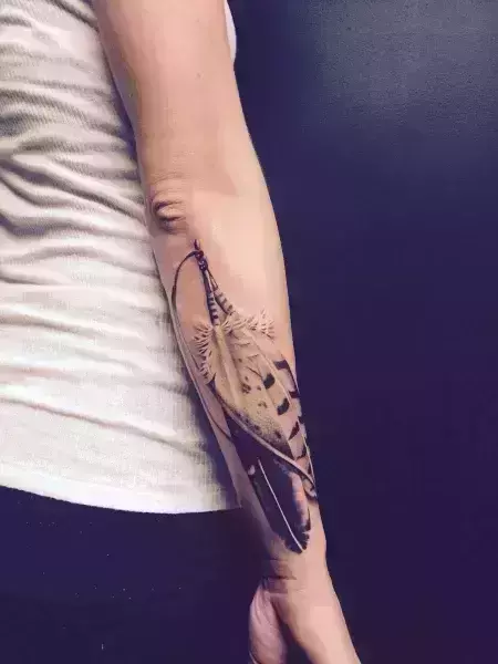 Feather tattoo by Sasha Masiuk | Feather tattoos, Feather tattoo design,  Indian feather tattoos