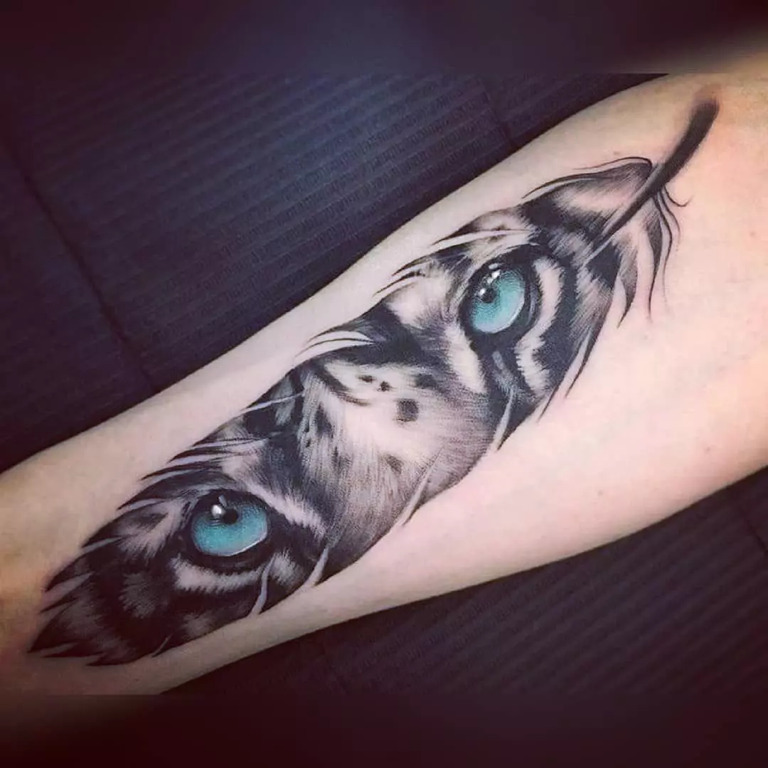 tiger-feather-tattoo