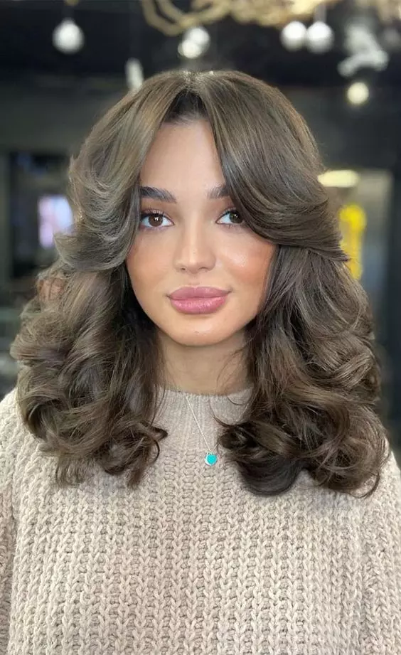 short butterfly haircut with waves
