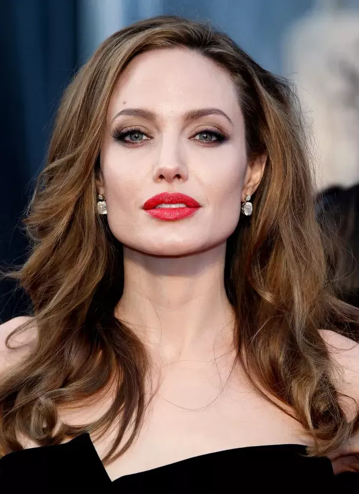 Angelina-Jolie-hollywood-actress