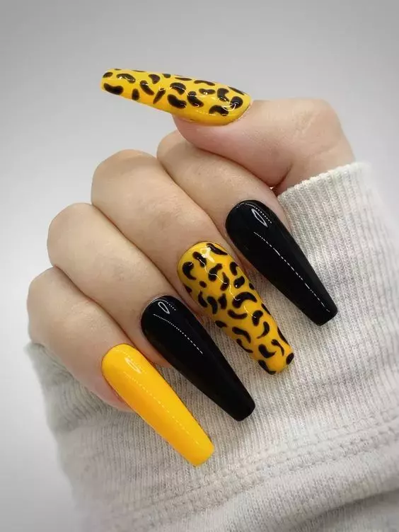 yellow-leopard-printed-nails