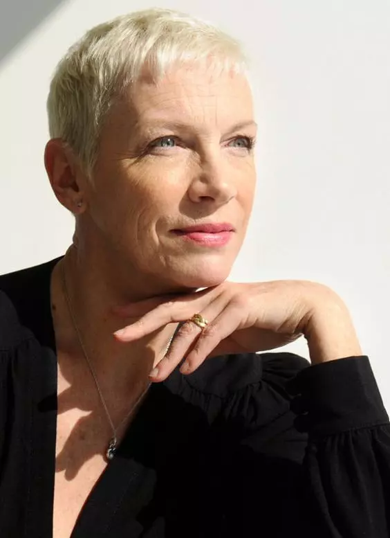 19pin-Short-Haircuts-For-Women-Over-60-With-Fine-Hair