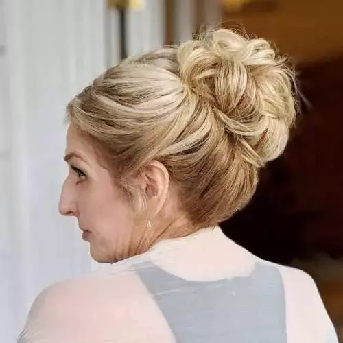 high-pinned-up-bun-mother-of-the-grooms-hairstyle