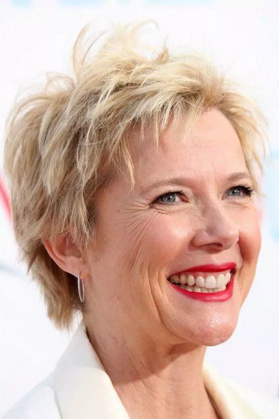 blonde-pixie-short-hairstyle-for-women-over-50