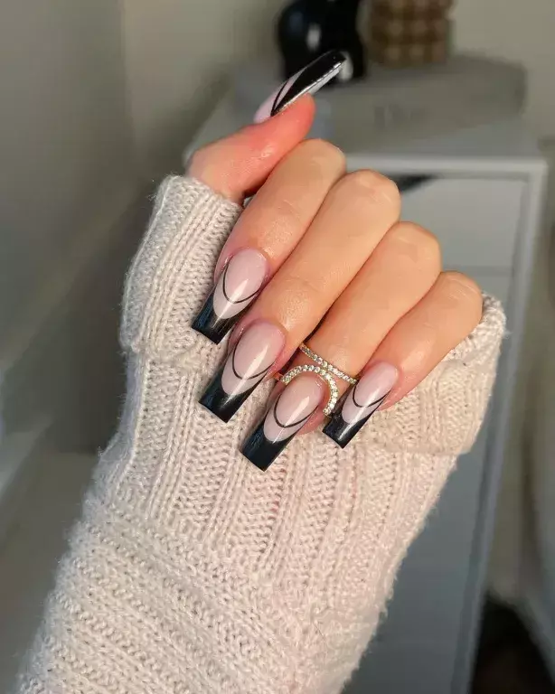 Black-Double-Line-French-Tip-Nails