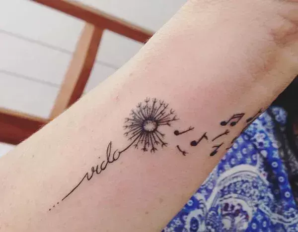 Dandelion-tattoo-with-name-2