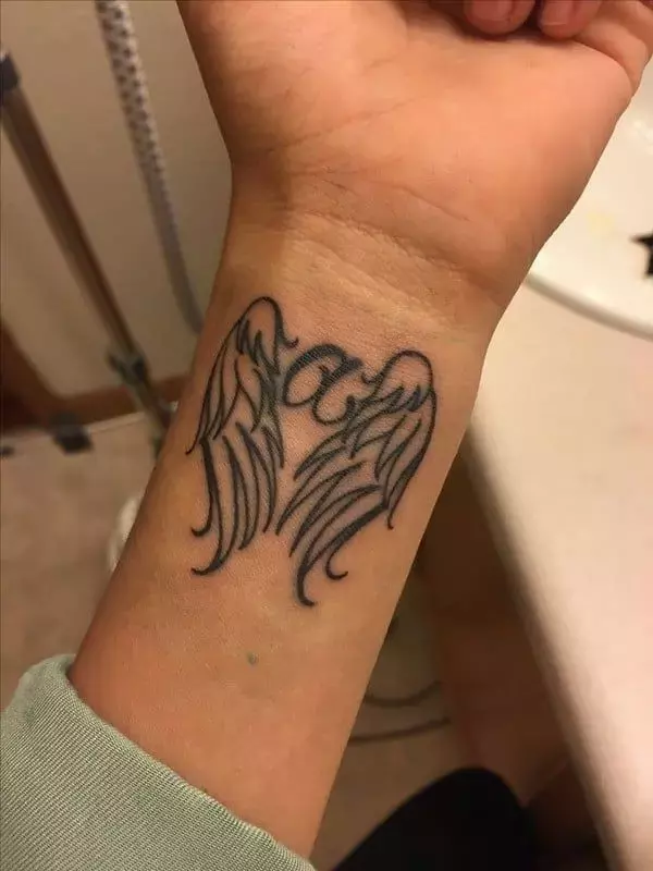 angel-wings-name-tattoo