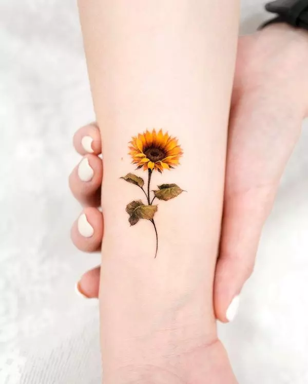 sunflower-wrist-tattoo