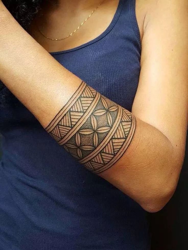 22-tribal-women-tattoo-designs