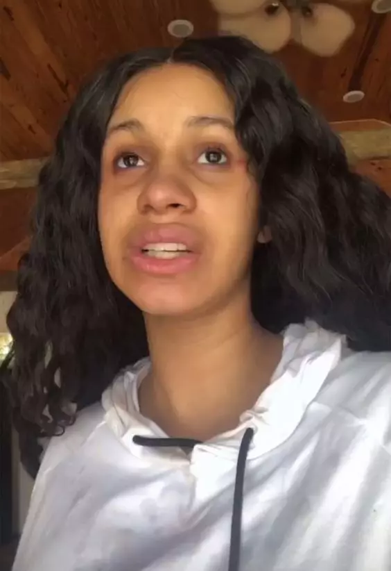 Cardi-B-without-makeup-in-studio