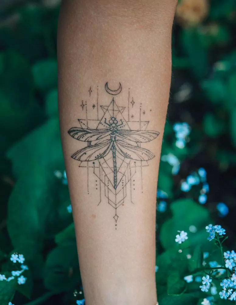 geometric-dragonfly-tattoos