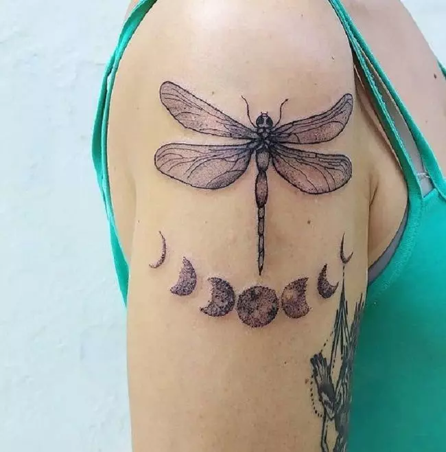 vintage-dragonfly-tattoo