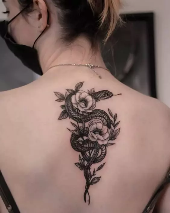 snakes-and-rose-tattoo-for-women