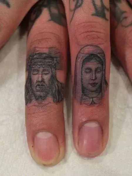 Jesus-Finger-Tattoo1
