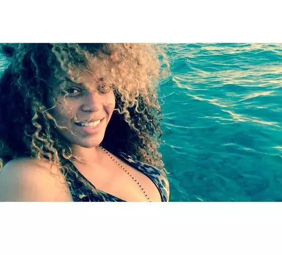 beyonce-in-bikini