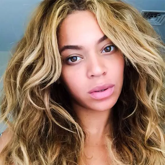 Beyonce-selfie-with-no-makeup
