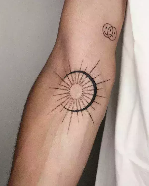sun-and-moon-tattoo