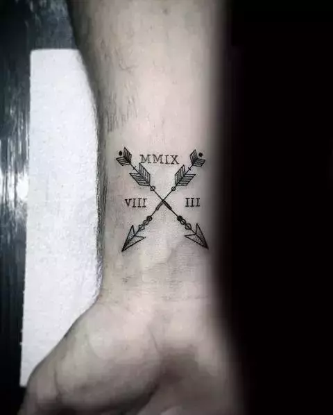 crossed-arrows-men-tattoo
