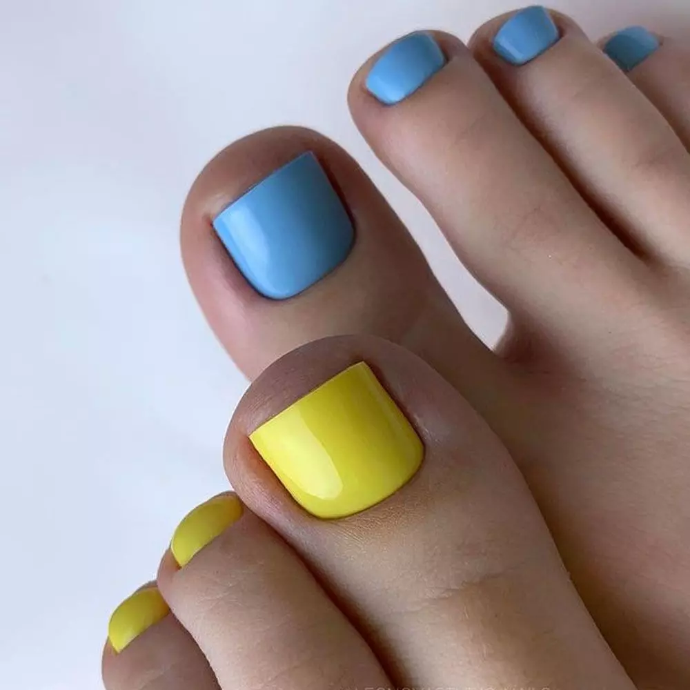 toe-nail-designs-beach-blue-yellow