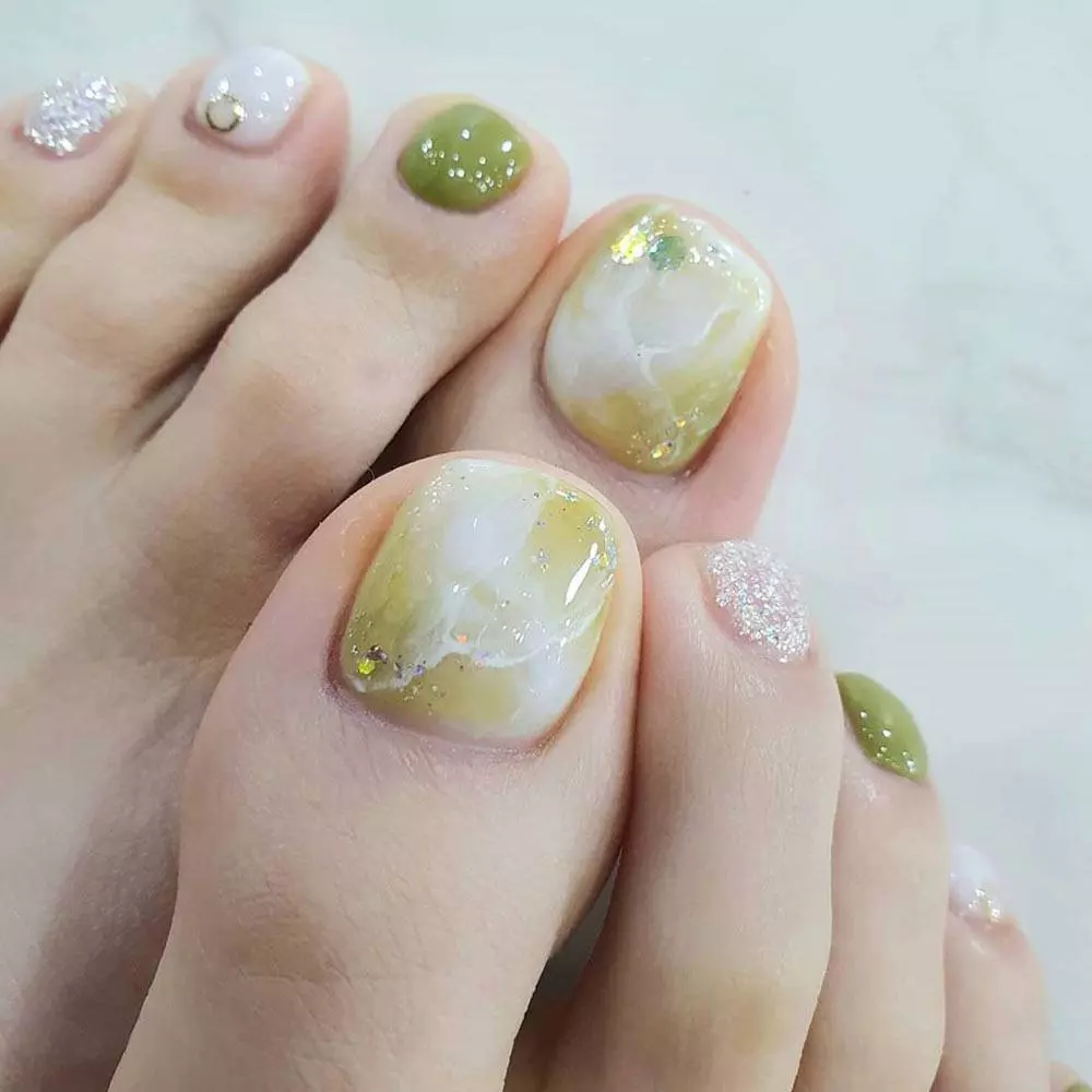 toe-nail-designs-beach-green-marble