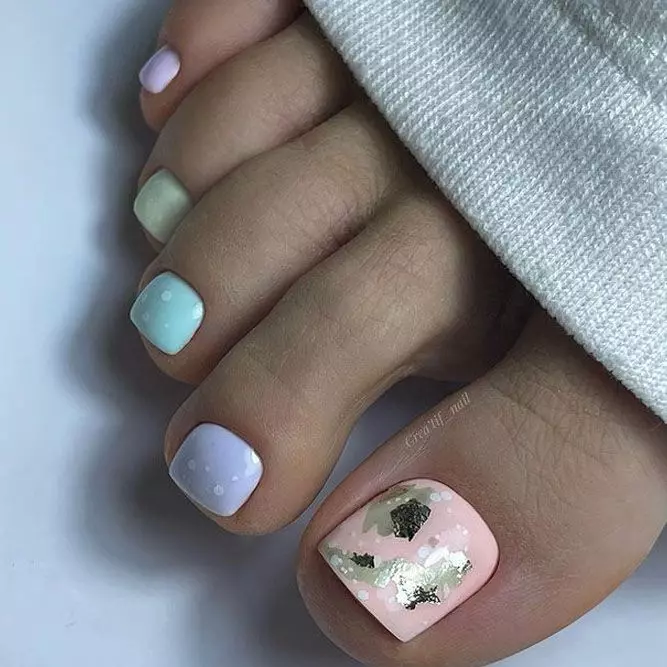 toe-nail-designs-beach-pastel-gold-foil
