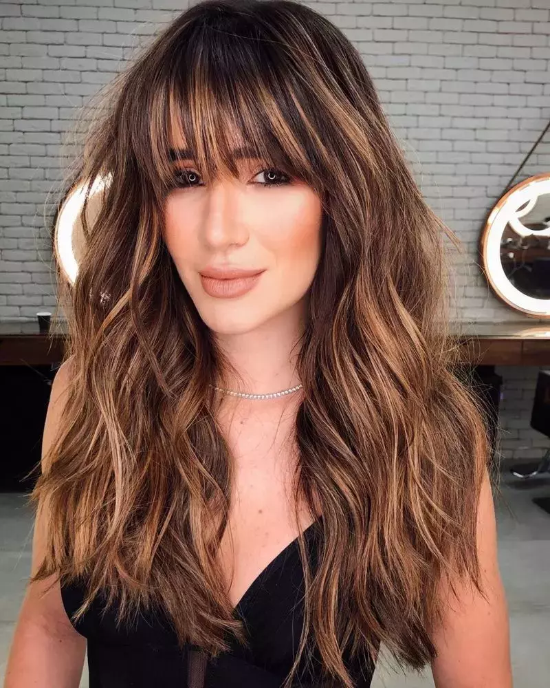 13-long-textured-hair-with-bangs-and-highlights-CDsCzwgDeKG