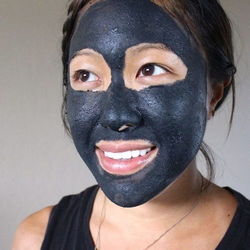 How to use activated charcoal on face