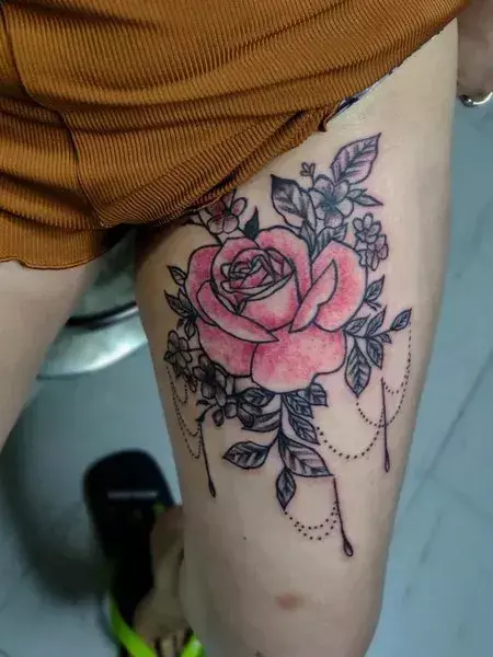 Rose-thigh-tattoo