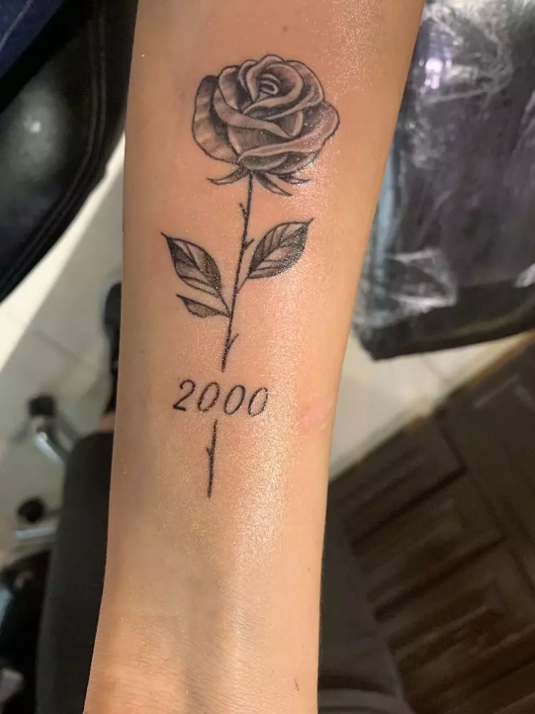 rose-tattoo-with-year