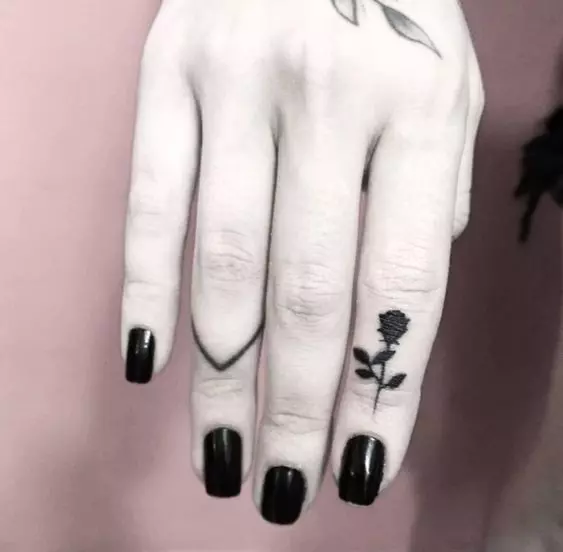 rose-tattoo-small-black