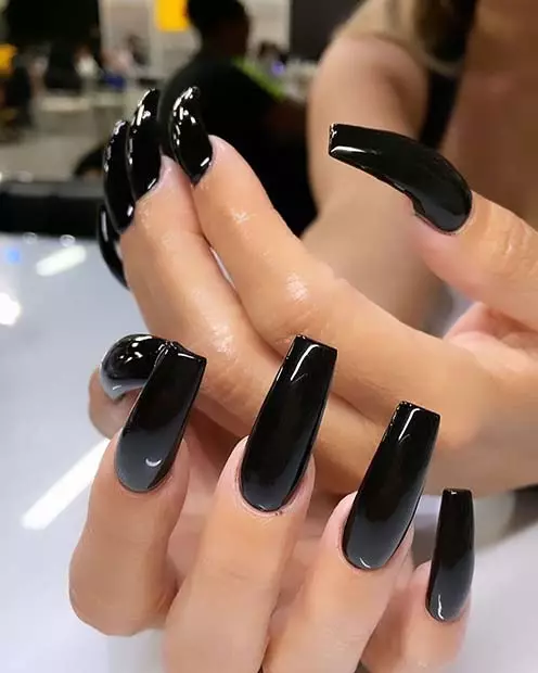 Simple-Black-Acrylic-Nails-trending