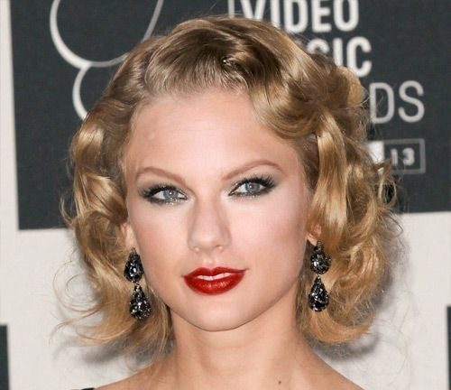 Taylor Swift Haircuts  30 Taylor Swifts Signature Hairstyles  Haircuts   Hairstyles 2019  Taylor swift short hair Taylor swift haircut Taylor  swift hair