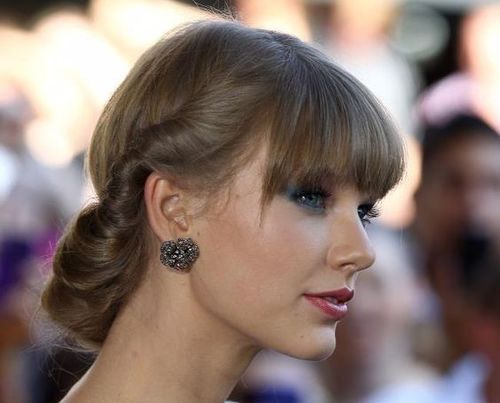Updo_hairstyle_WithBangs_taylor_swift