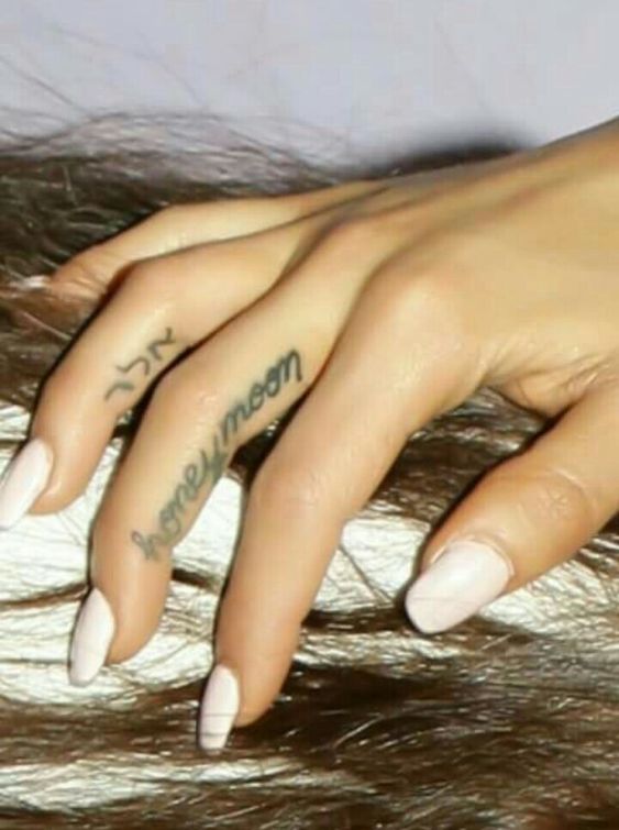 finger-tattoo