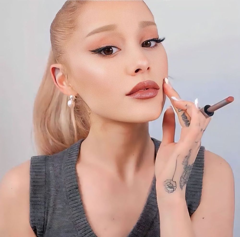 Ariana Grande Makeup Photo