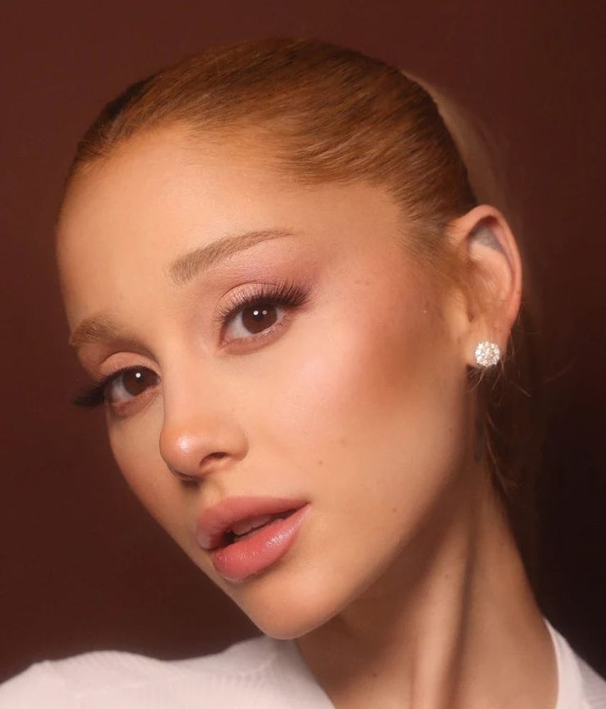 Ariana Grande Makeup Photo 3