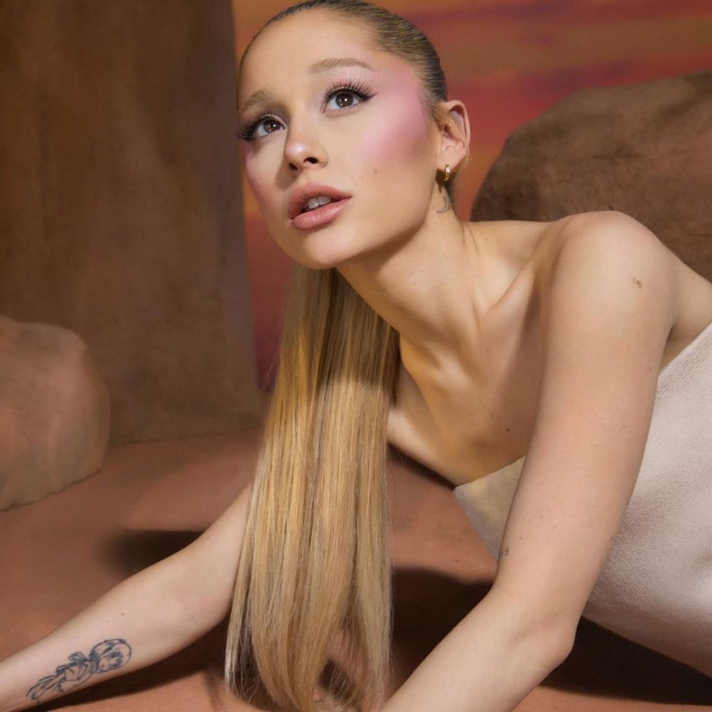 Ariana Grande Makeup 6