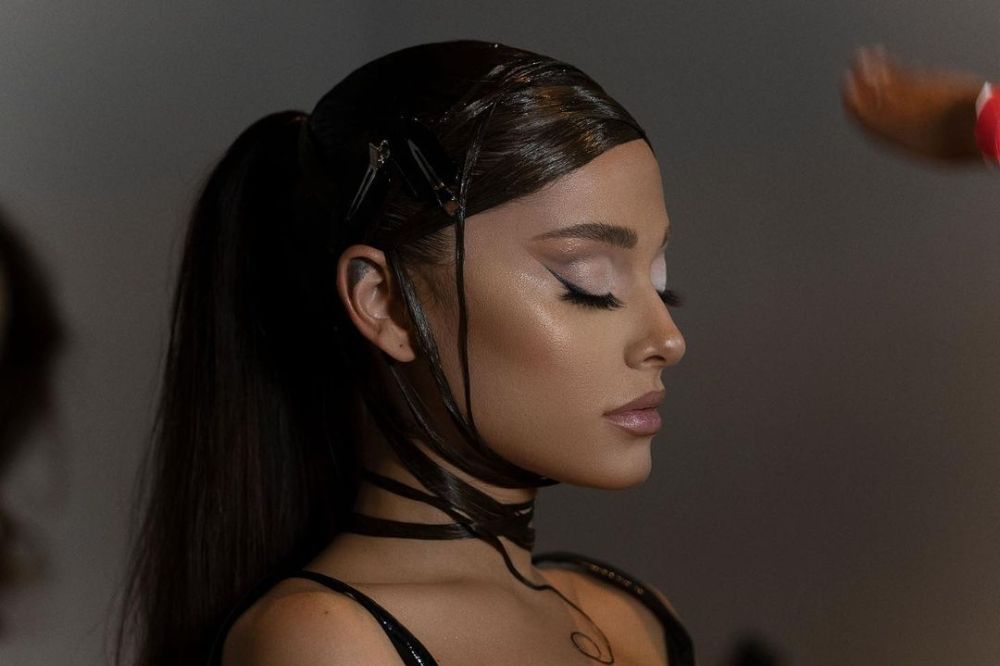 Ariana Grande Makeup 12
