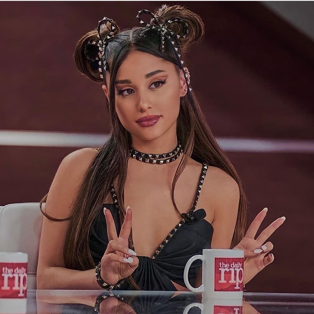 Ariana Grande Makeup 16