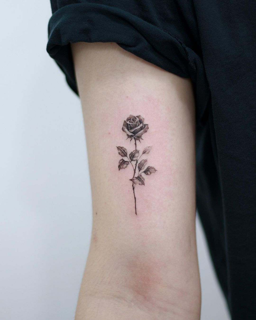 rose-tattoo-black