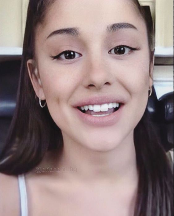 Ariana-no-makeup-instagram