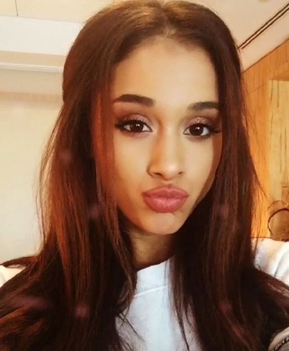 Ariana-makeup-8